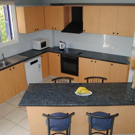 Lachi בית נופש Polis